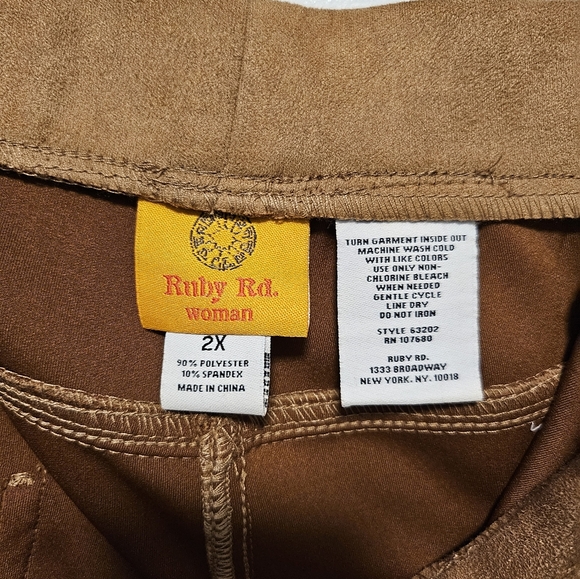 Ruby Red pants - Picture 3 of 3